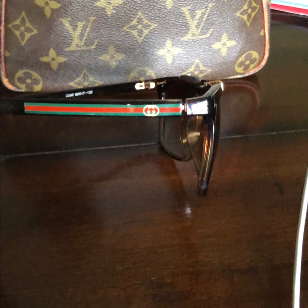 😎😎GUCCI😎😎 - Picture 2 of 5